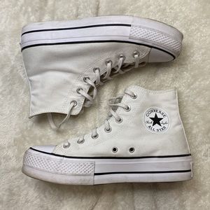 WHITE PLATFORM CONVERSE IN SIZE 8